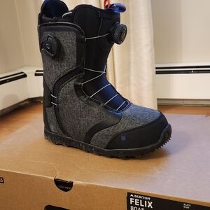 Gray Snowboard Boots with Black Accents